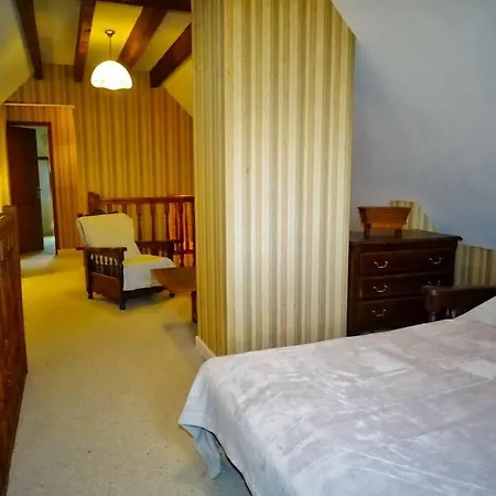 Maison A Louer * Besse-et-Saint-Anastaise
